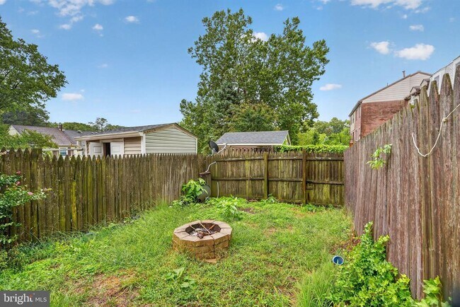 Building Photo - 12914 Claxton Dr