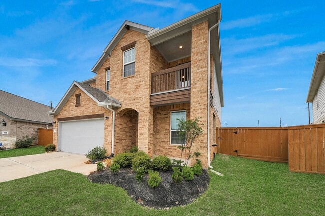 Building Photo - 208 Salange Ln