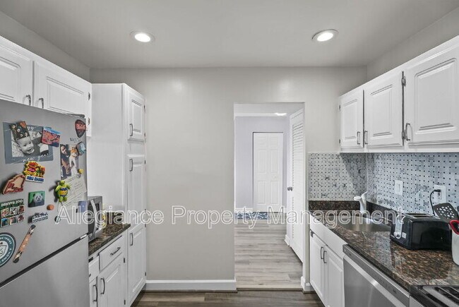 Building Photo - 5340 Holmes Run Pkwy