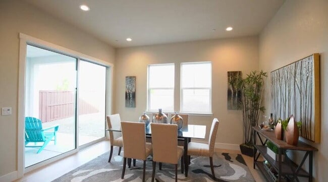 Building Photo - Charming 2-Bedroom Home with Central Vacuum & 2 Baths on Edgewood Drive!