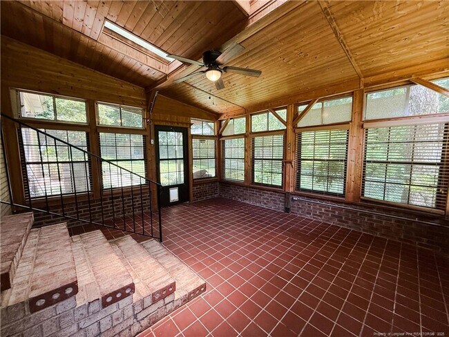 Building Photo - 7104 Tilton Ct