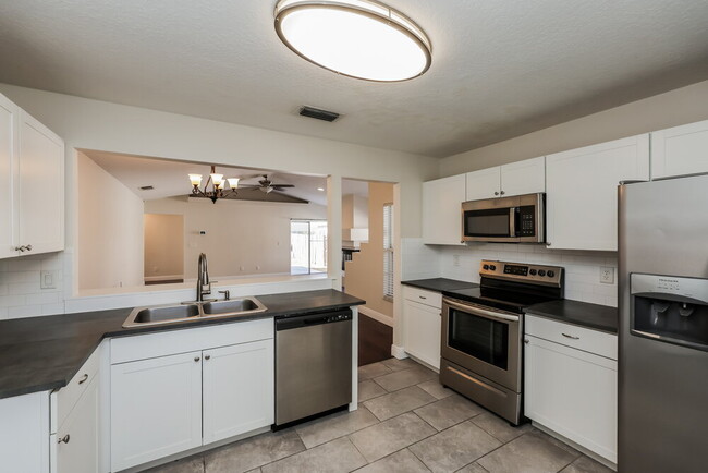 Building Photo - 538 Beth Ann St