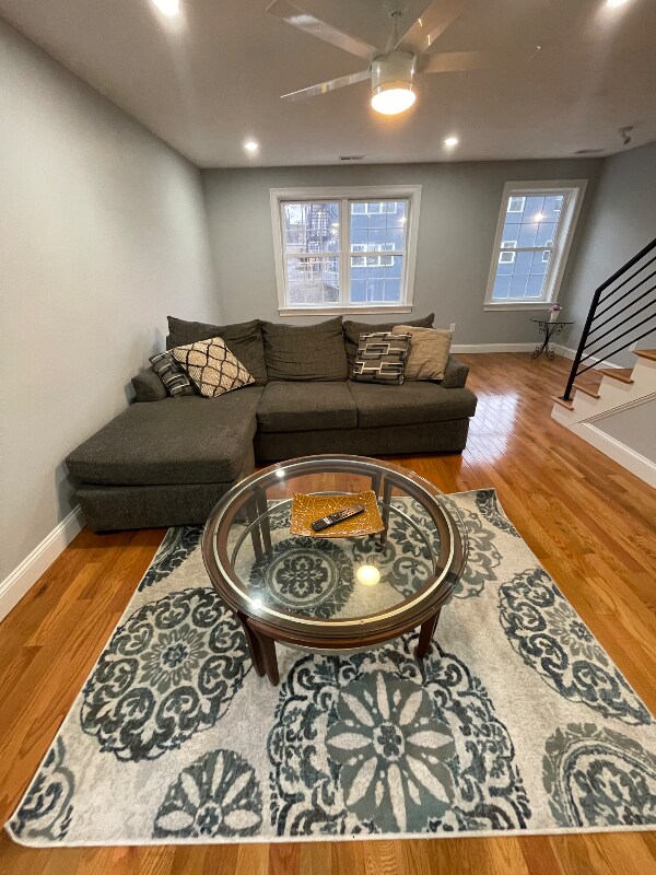 Building Photo - 158B Beacon St