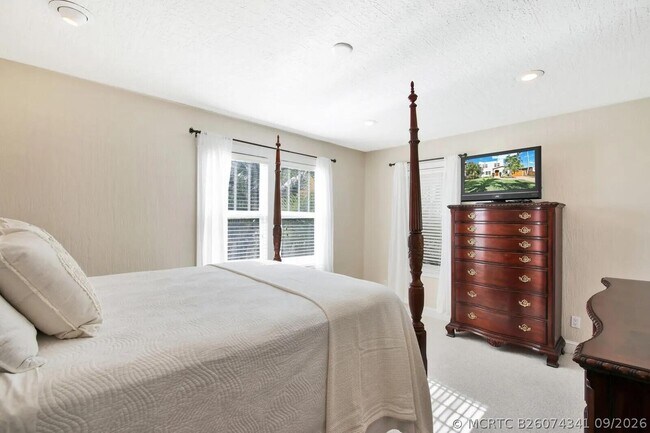 Building Photo - 607 Flamingo Dr