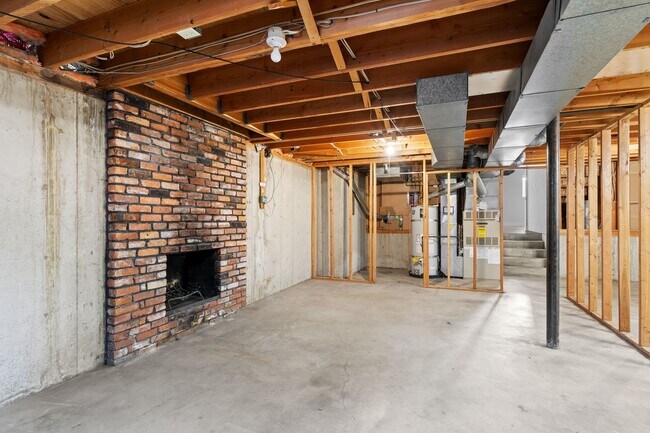 Building Photo - Gorgeous South Hill Home W/ $1000 Move in ...