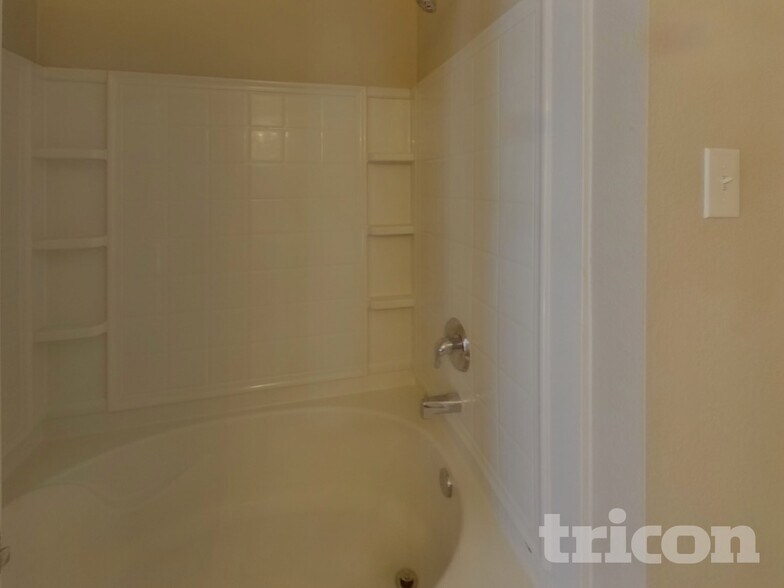 Building Photo - 1448 Castle Ridge Rd