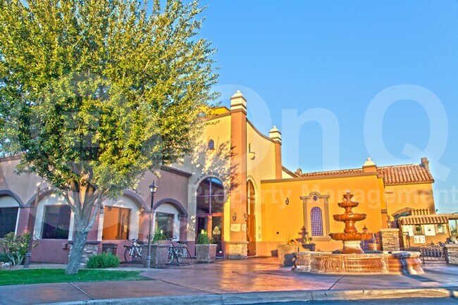 Building Photo - 987 Calle Calca