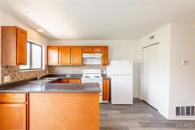 Building Photo - 3017 Pembroke Ln