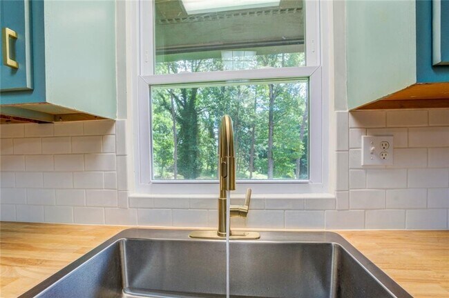 Building Photo - 1288 Elva Dr SW