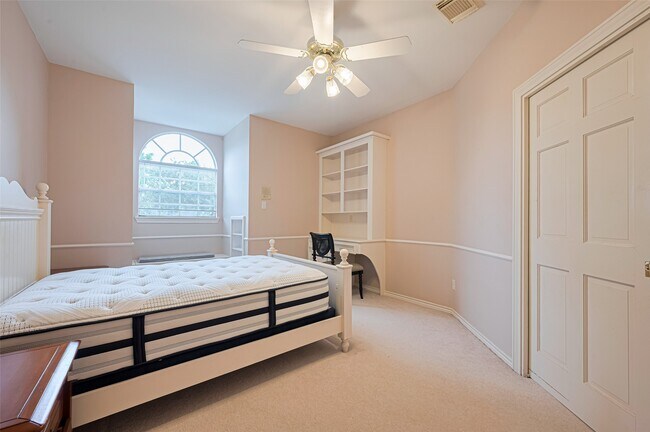 Building Photo - 3665 Maranatha Dr