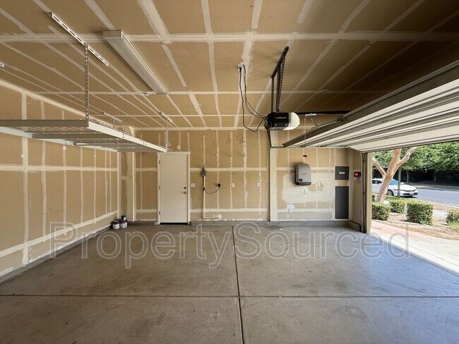 Building Photo - 18517 Admiral Way