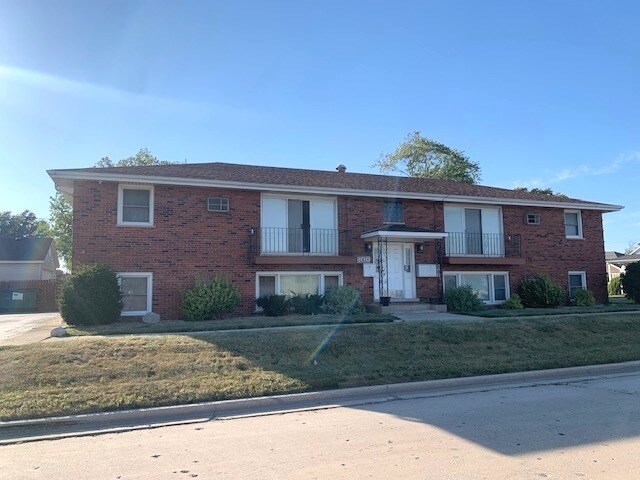 Building Photo - 7300 S 78th Ave