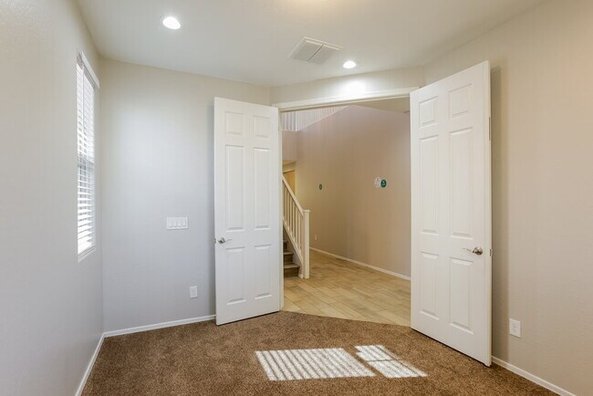 Building Photo - 7931 E Boise St