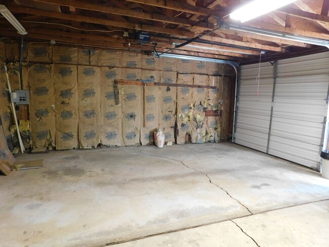 Building Photo - Hard to Find Rural Property North of Towan...