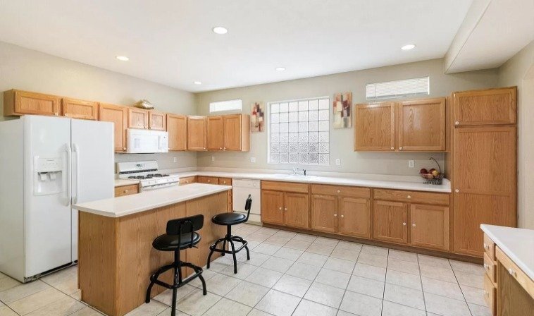 Building Photo - 6347 Utica Ct