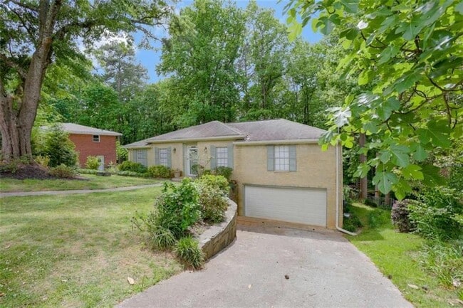 Building Photo - 3211 Flamingo Dr