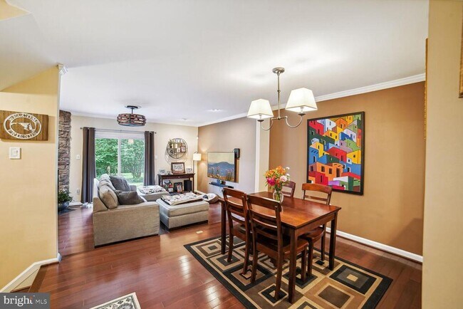 Building Photo - 14224 Angelton Terrace