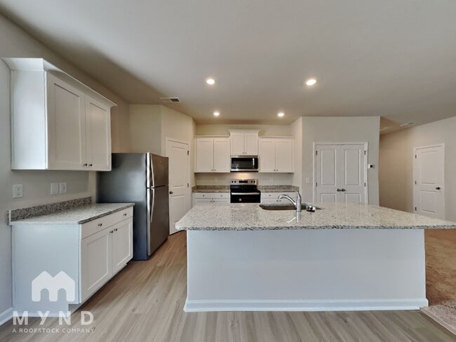 Building Photo - 132 Everglade Wy