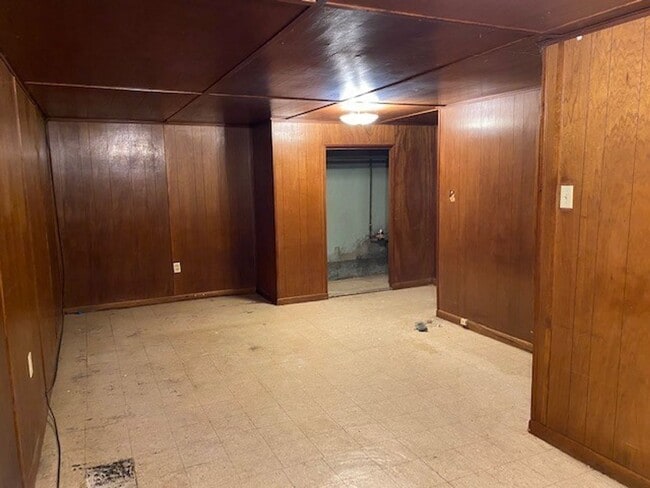 Building Photo - 2302 Kensington St