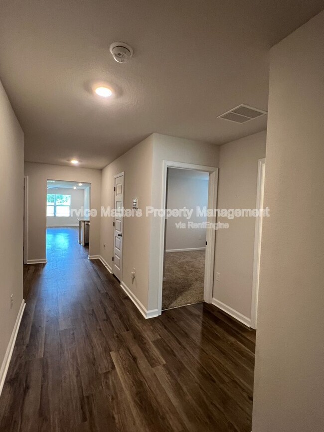 Building Photo - 5096 Gaineswood Dr
