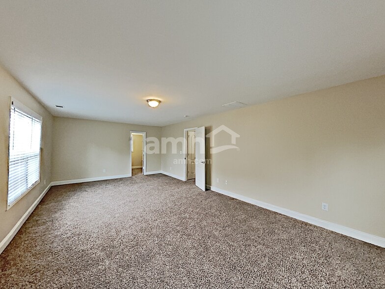 Building Photo - 712 Gatwick Ct