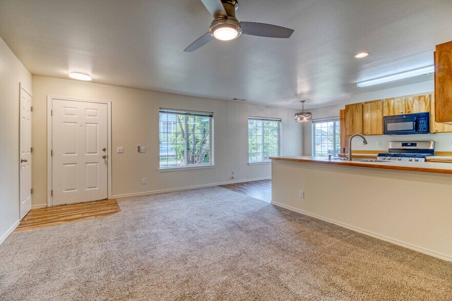 Building Photo - 1923 NE Derek Dr