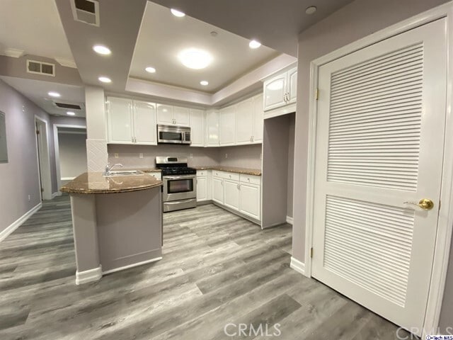 Building Photo - 414 E Valencia Ave