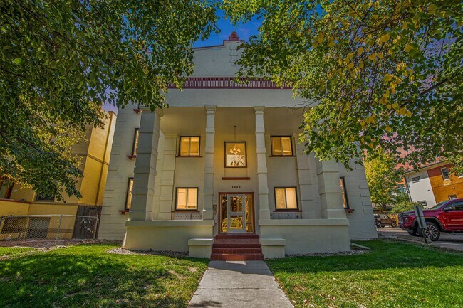 Building Photo - Cozy 1 bed 1 bath in Uptown!