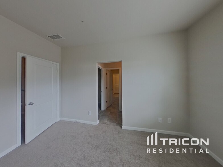 Building Photo - 2140 Dodson Woods Dr