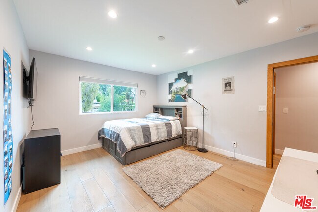Building Photo - 4629 Cerro Verde Pl