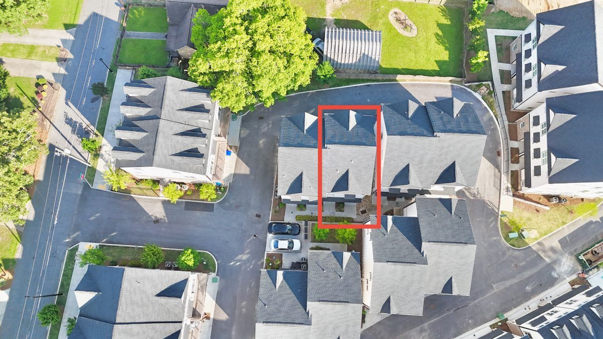 Building Photo - 2587 Ocean Dr NW