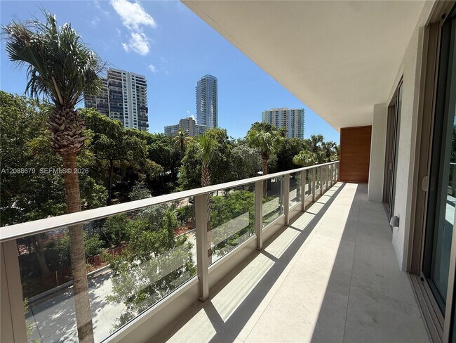 Building Photo - 2200 Brickell Ave