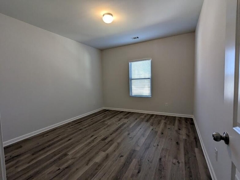 Building Photo - 2034 Britt Dr