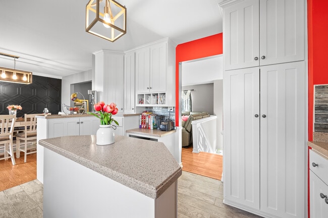 Building Photo - 12755 S Elizabeth Dr