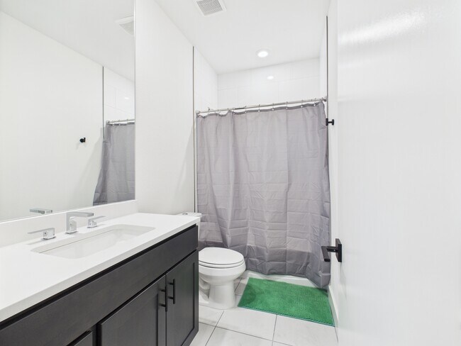 Building Photo - 2940 Huffman Way - C