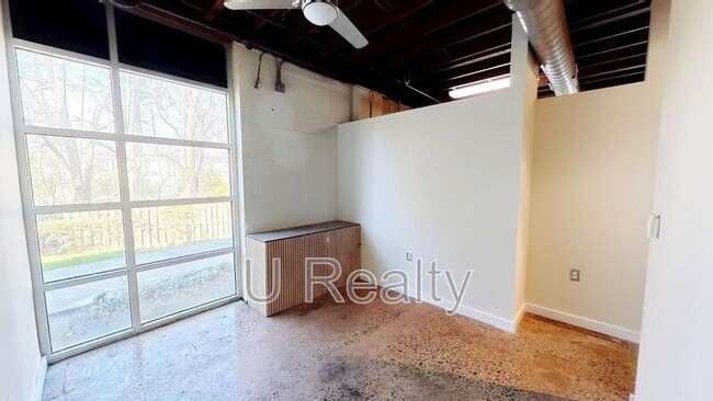 Building Photo - 800 Academy St