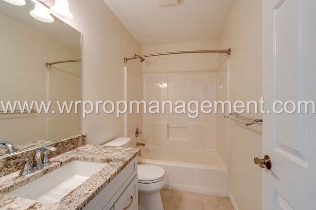 Building Photo - 4 Bed 3 Bath Home in Lambertville