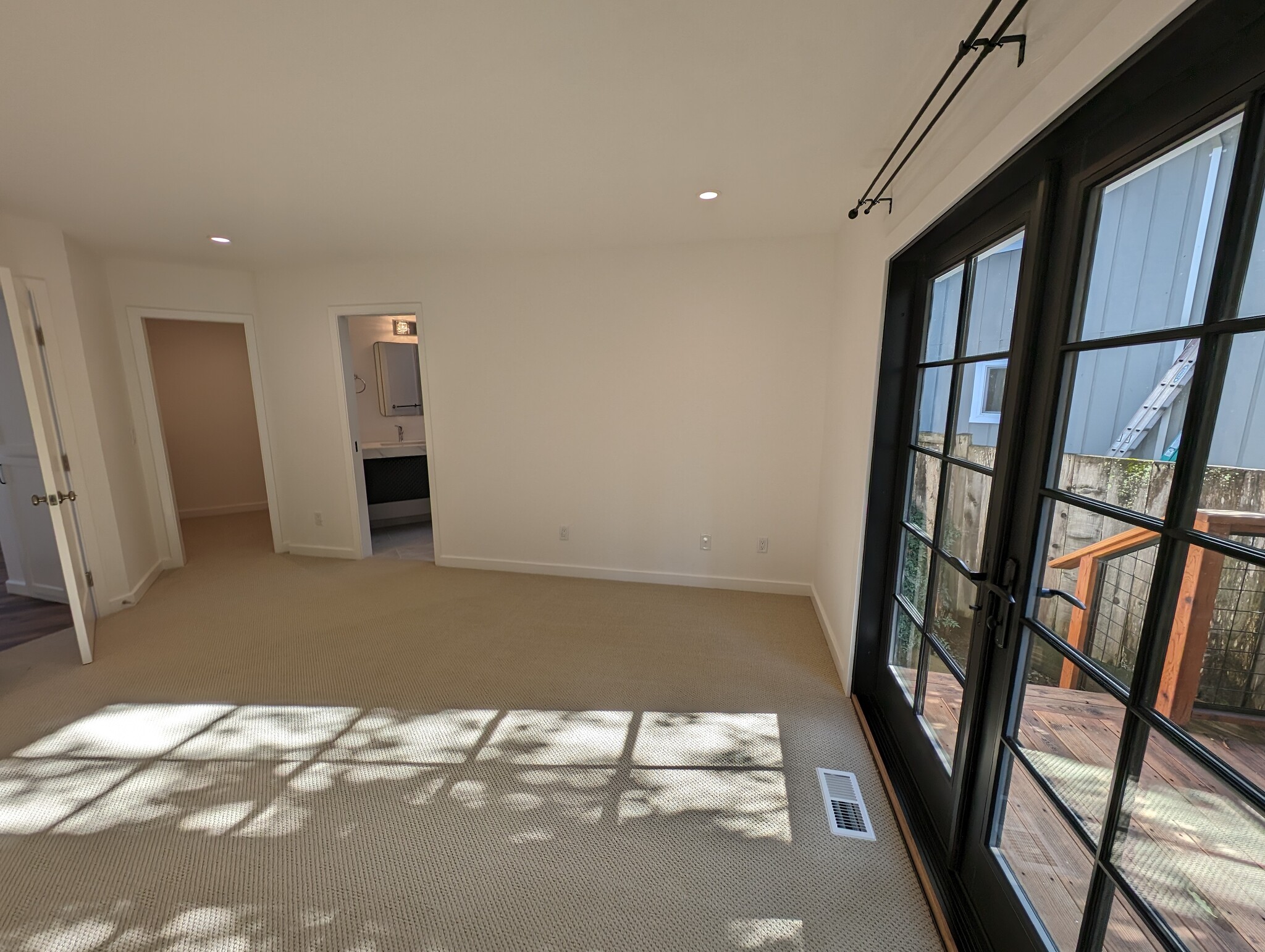 Building Photo - 4977 Hoen Ave