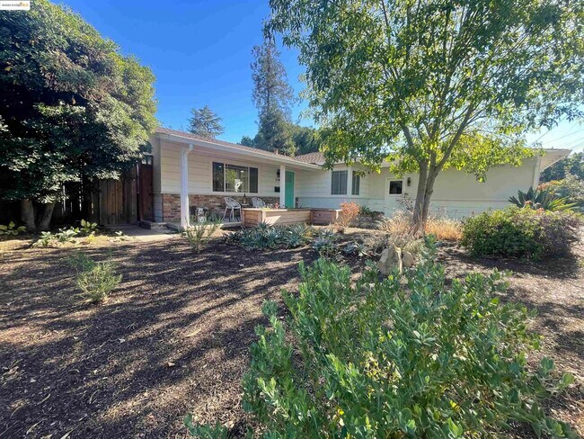 Building Photo - 1248 Hale Dr