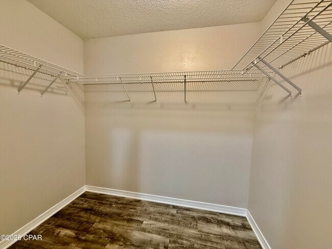 Building Photo - 232 Summerwood Dr