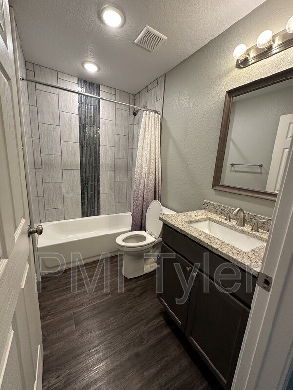 Building Photo - 1109 Engle St