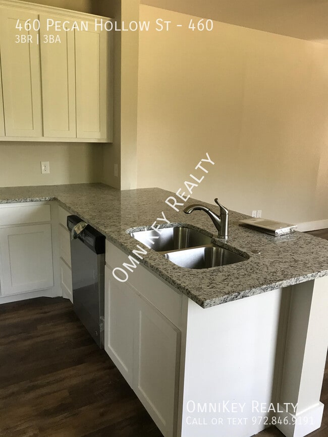 Building Photo - 460 Pecan Hollow St