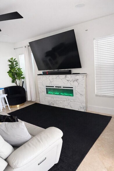 Building Photo - 6000 Adriatic Way