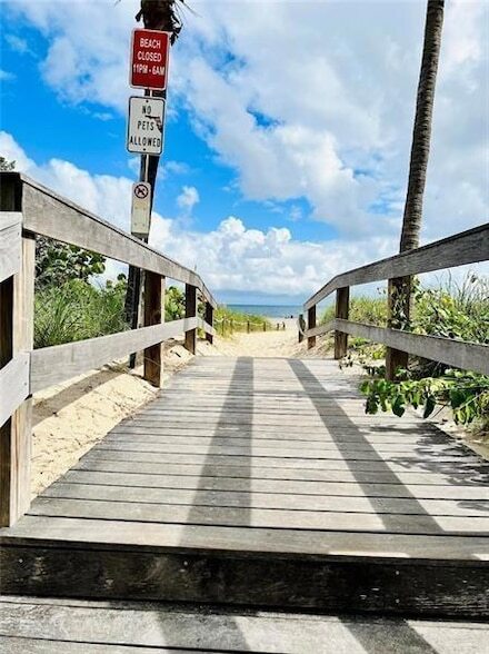 Building Photo - 525 N Ocean Blvd