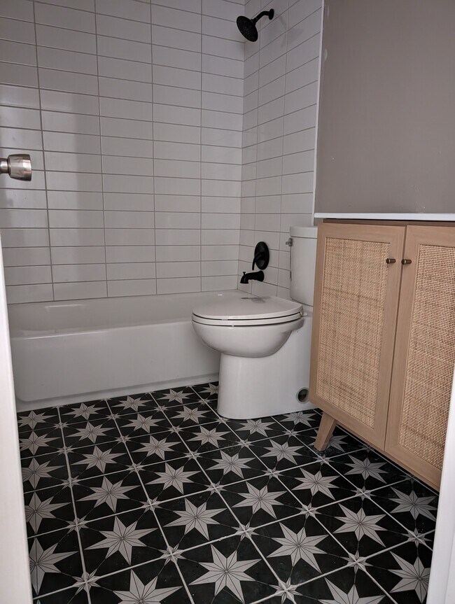 Primary Photo - 109 State Ave