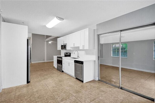 Building Photo - Beautiful Single Family Home