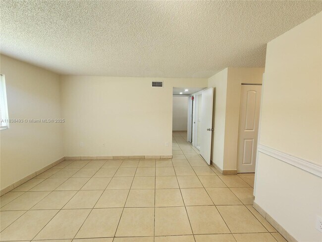 Building Photo - 19600 SW 110th Ct