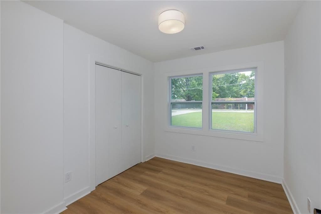 Building Photo - 3026 Brook Dr