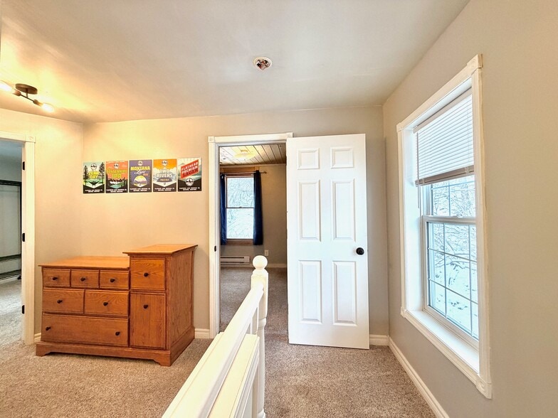 Building Photo - 924 Electric Ave