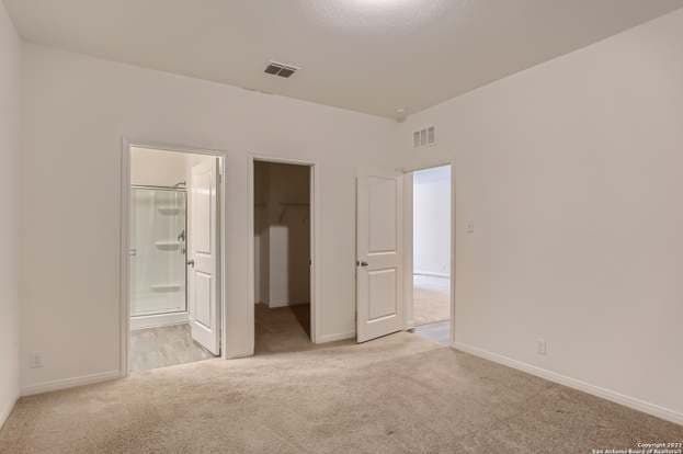 Building Photo - 4950 Hallies Gdn